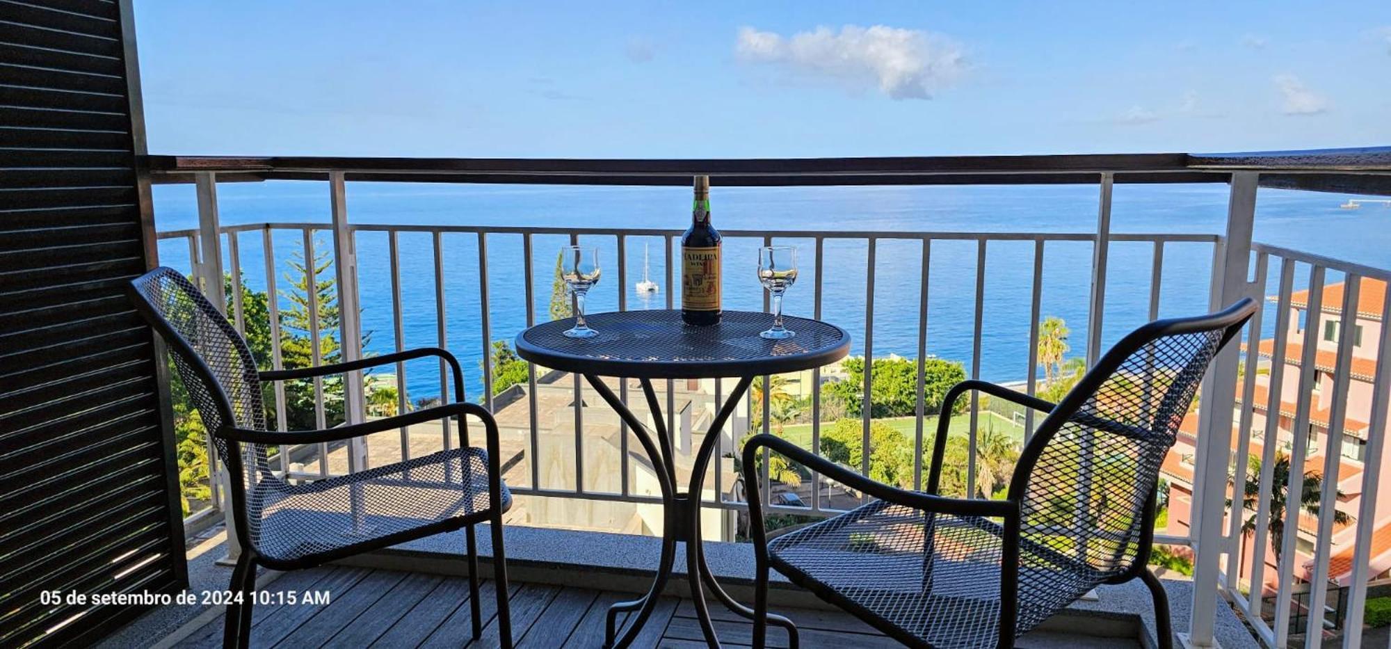 Shearwaters - Sounds Of The Sea Apartment Funchal  Bagian luar foto